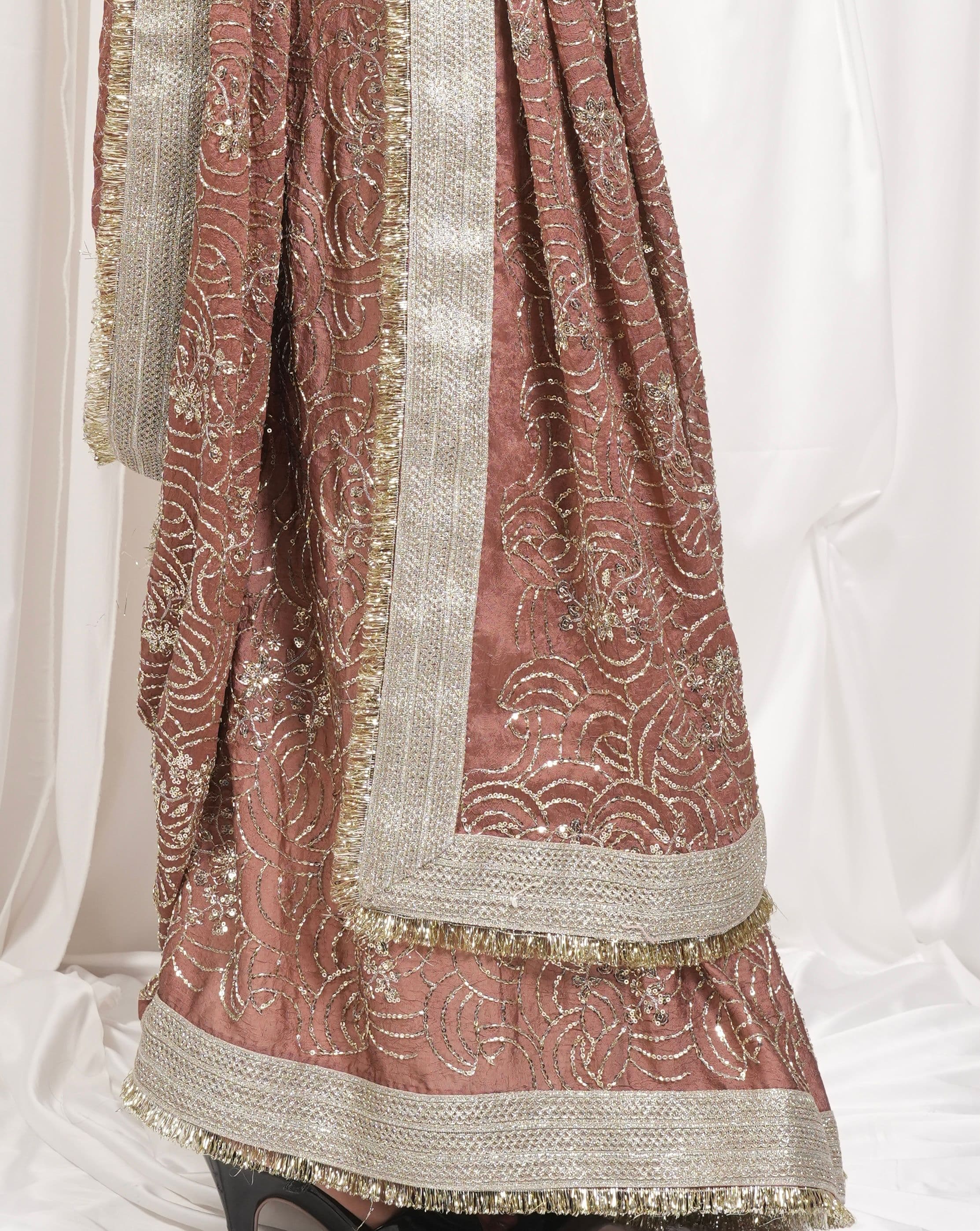 Gulabi Noor – Dusty Rose Embellished Saree
