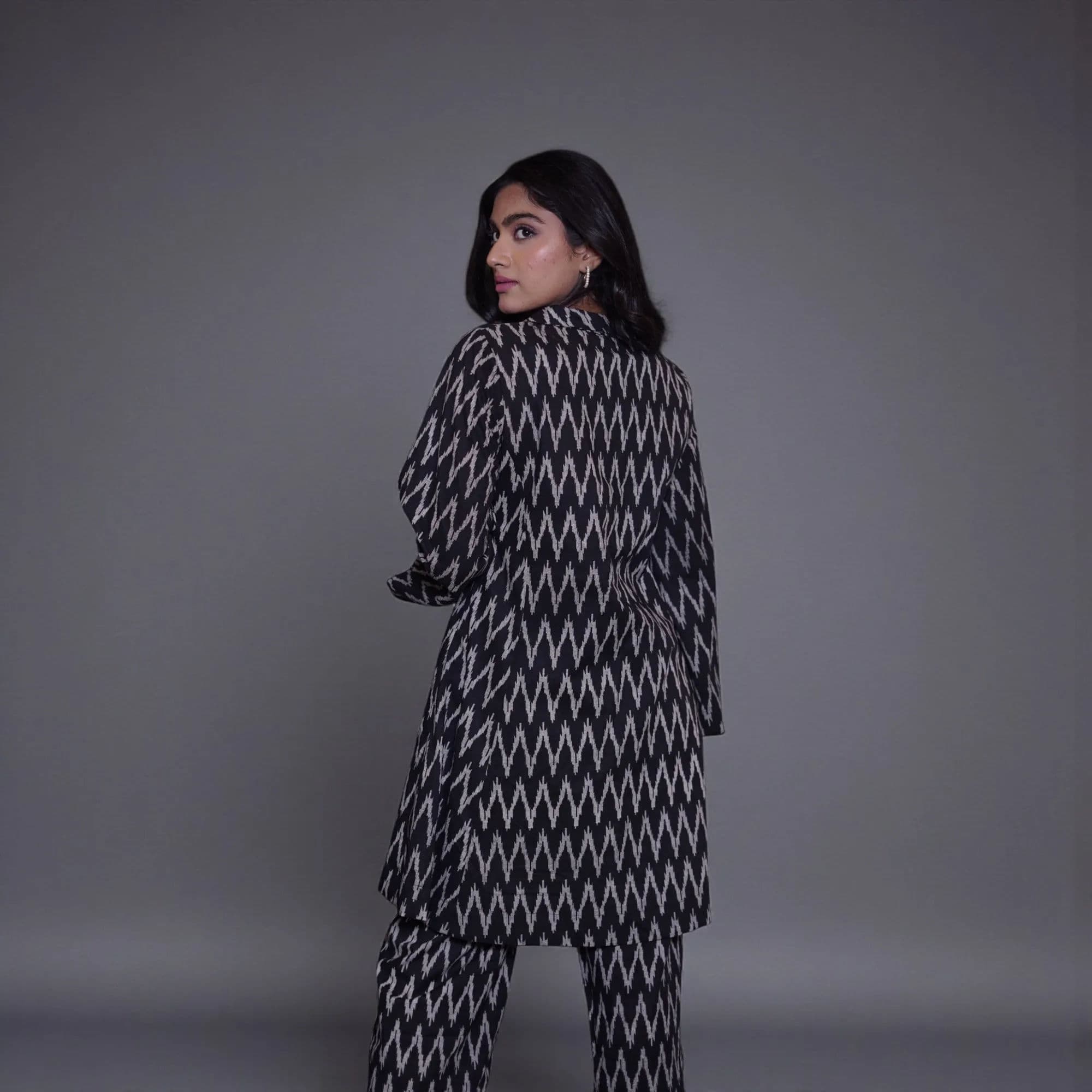 Black and white ikat pattern suit set