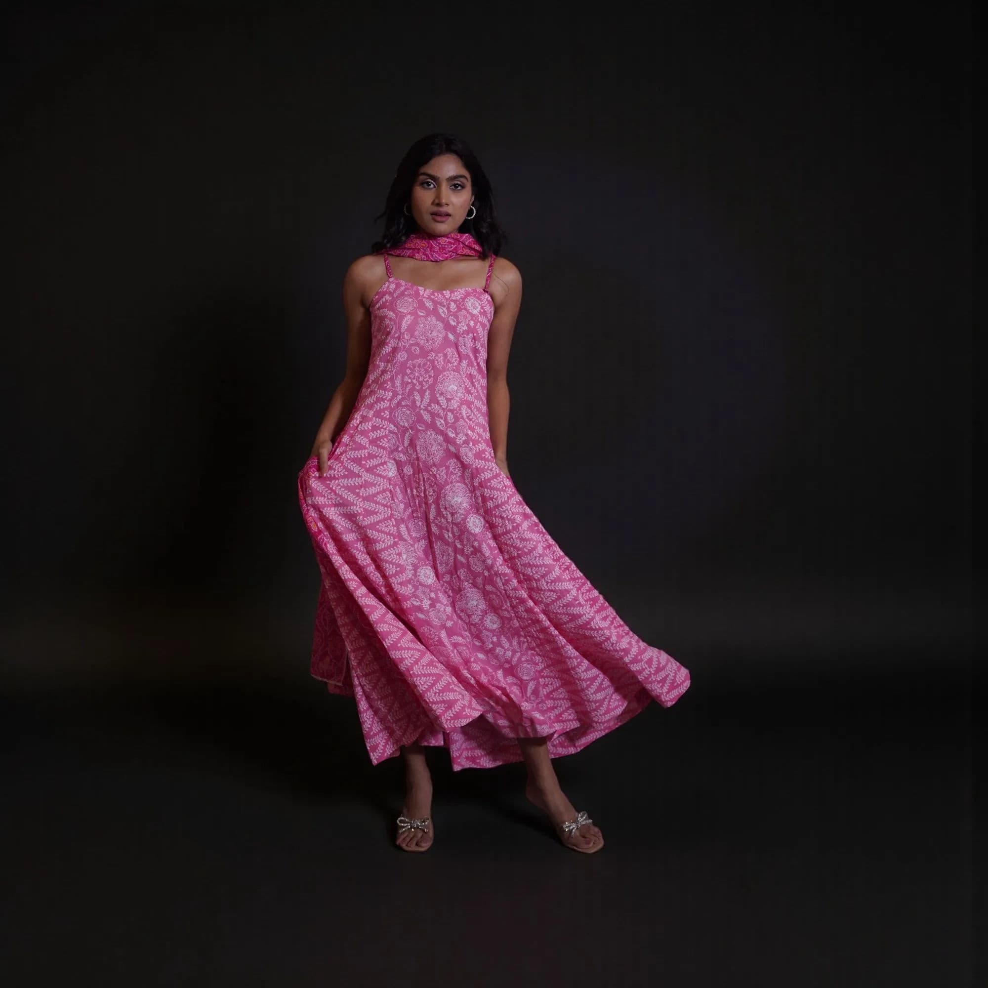 Pink floral patterned knee-length dress