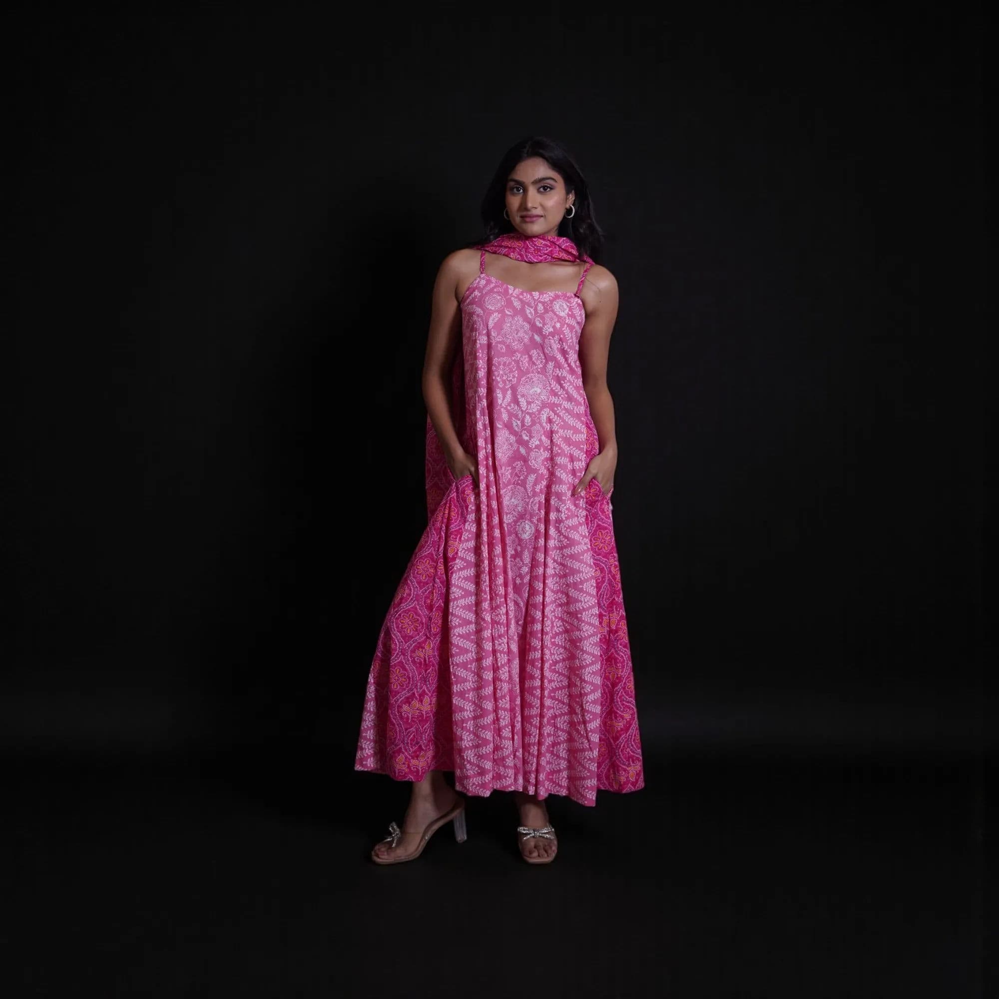 Pink floral patterned knee-length dress 3
