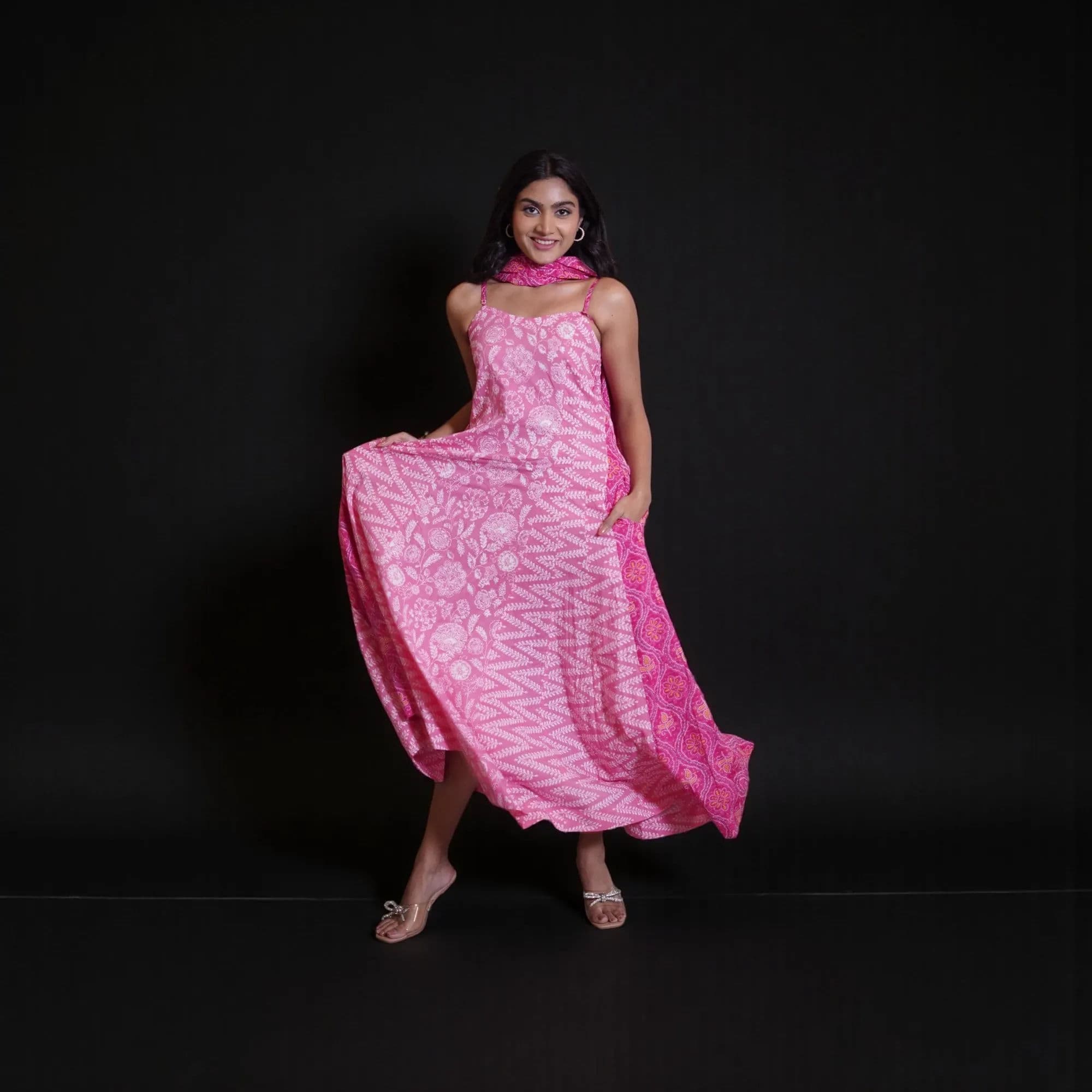 Pink floral patterned knee-length dress 4