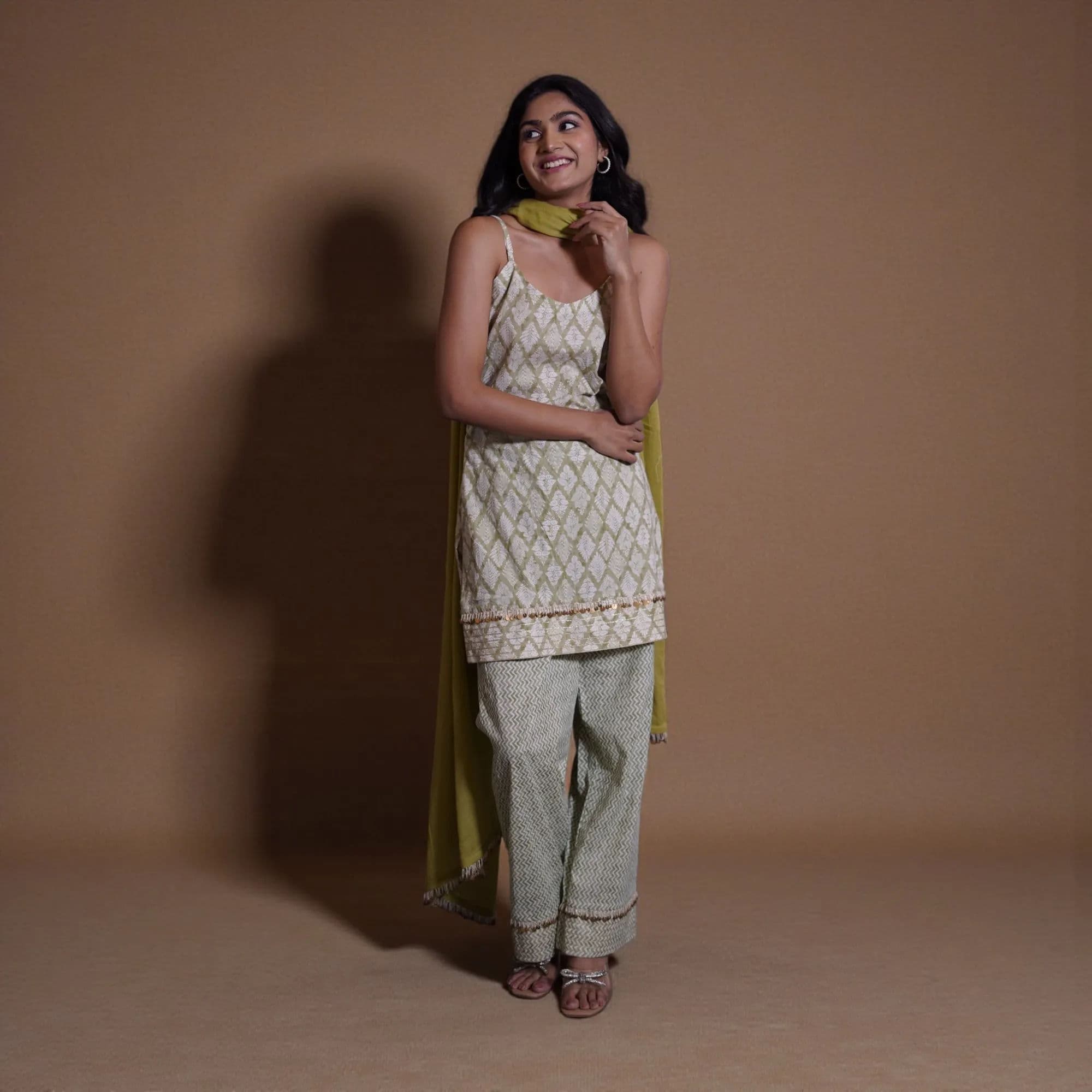 Cream and gold geometric patterned suit with white dupatta 4