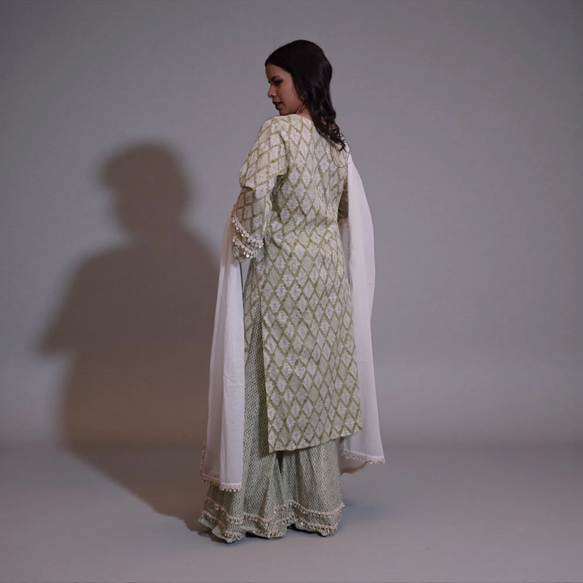 Cream and gold geometric patterned suit with white dupatta 10